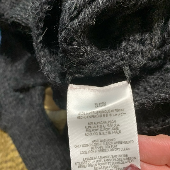 BCBG Oversized Knit Sweater Size:S - Picture 5 of 5